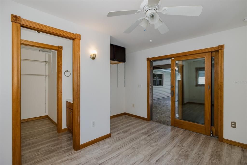 合同活跃: $579,900 (4 贝兹, 2 浴室, 2536 平方英尺)