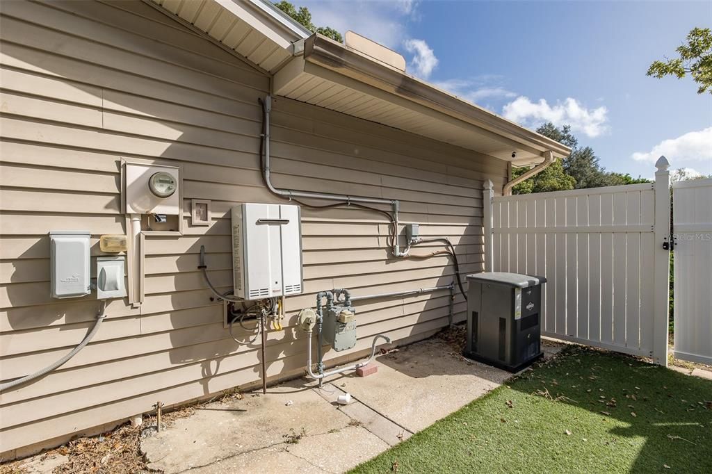 合同活跃: $579,900 (4 贝兹, 2 浴室, 2536 平方英尺)