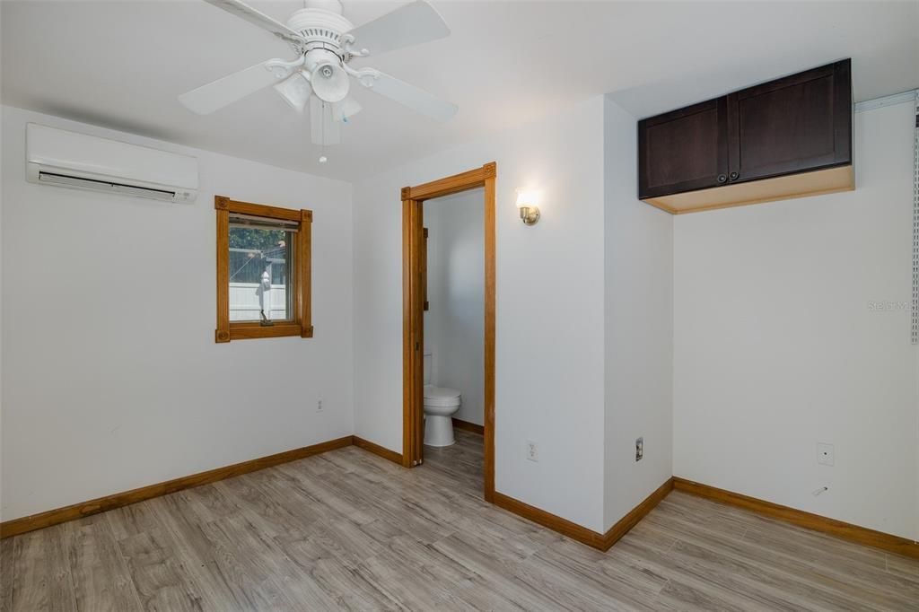 合同活跃: $579,900 (4 贝兹, 2 浴室, 2536 平方英尺)