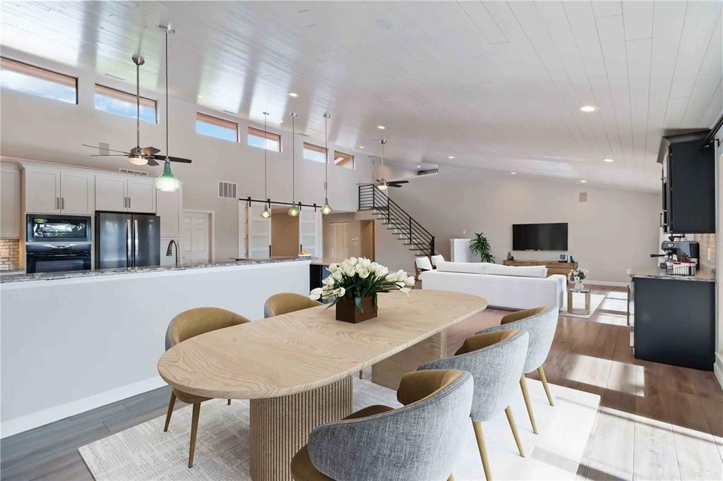 Activo con contrato: $2,100,000 (3 camas, 3 baños, 2849 Pies cuadrados)