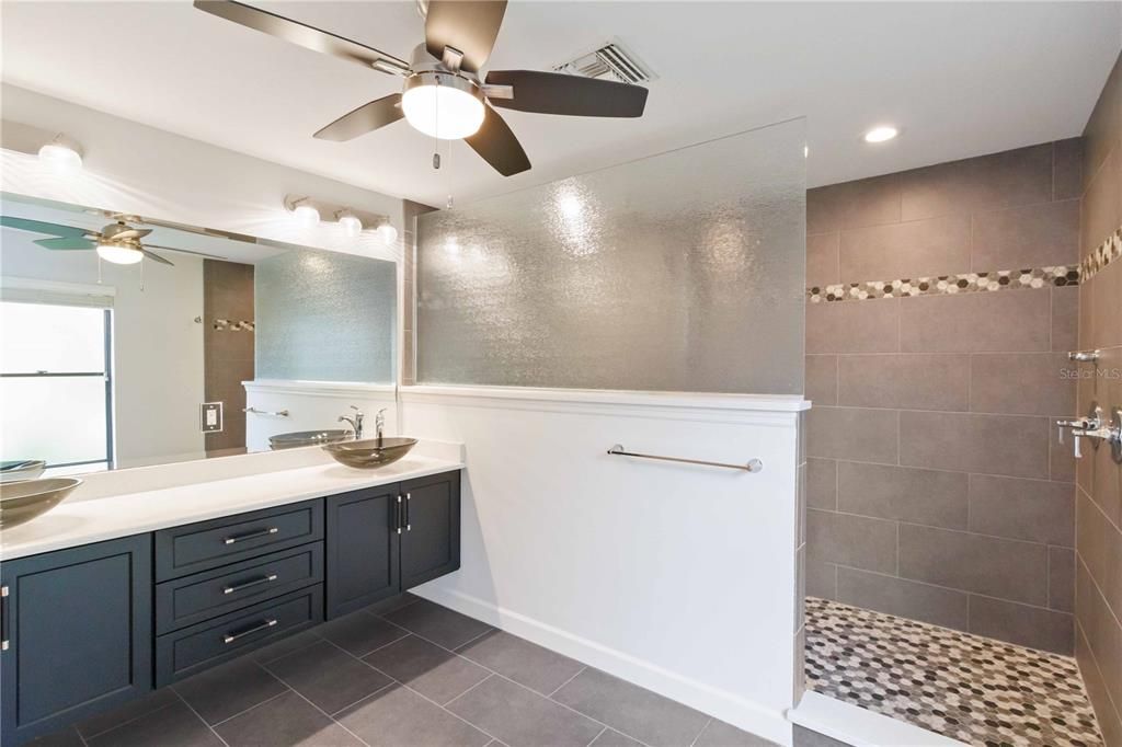 Activo con contrato: $2,100,000 (3 camas, 3 baños, 2849 Pies cuadrados)