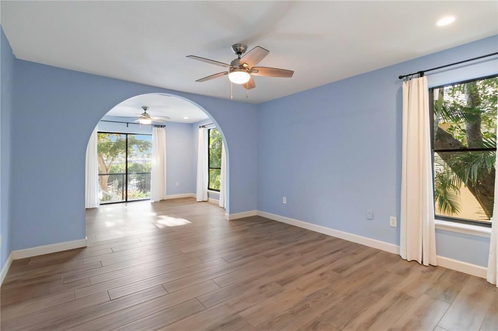 Activo con contrato: $2,100,000 (3 camas, 3 baños, 2849 Pies cuadrados)