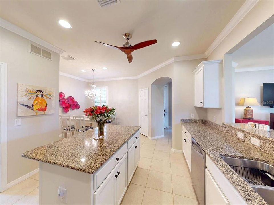 En Venta: $399,999 (2 camas, 2 baños, 1698 Pies cuadrados)