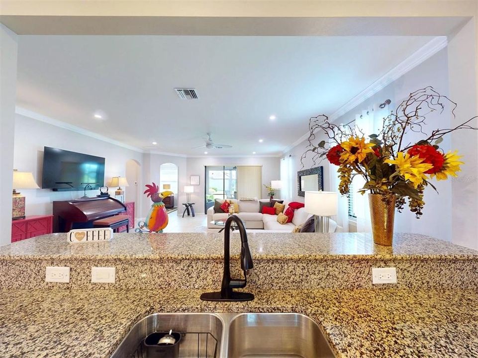 En Venta: $399,999 (2 camas, 2 baños, 1698 Pies cuadrados)