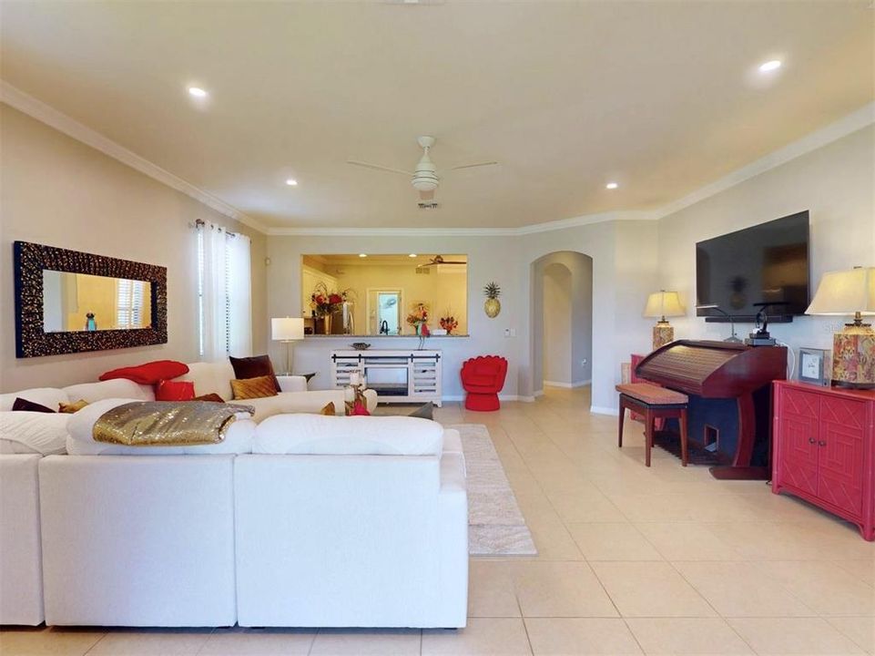 En Venta: $399,999 (2 camas, 2 baños, 1698 Pies cuadrados)