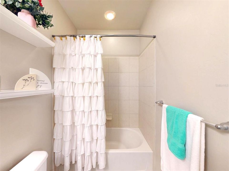 En Venta: $399,999 (2 camas, 2 baños, 1698 Pies cuadrados)