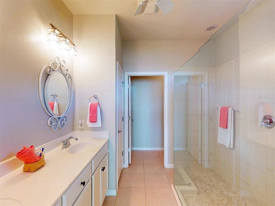 En Venta: $399,999 (2 camas, 2 baños, 1698 Pies cuadrados)