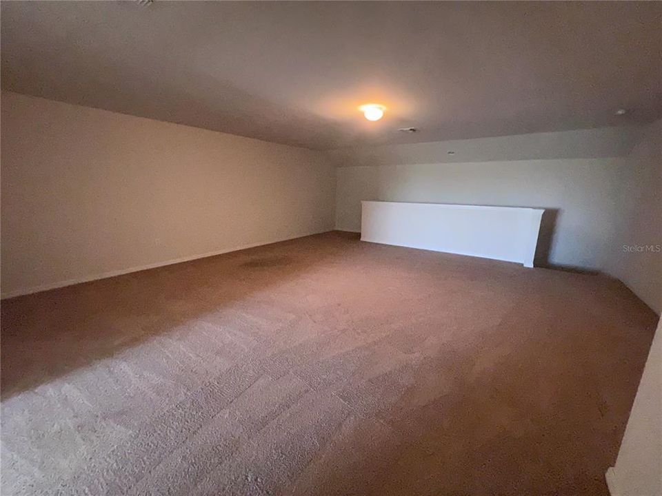 For Rent: $2,700 (5 beds, 3 baths, 4139 Square Feet)