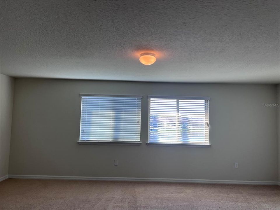 For Rent: $2,700 (5 beds, 3 baths, 4139 Square Feet)