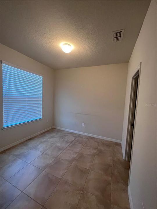 For Rent: $2,700 (5 beds, 3 baths, 4139 Square Feet)