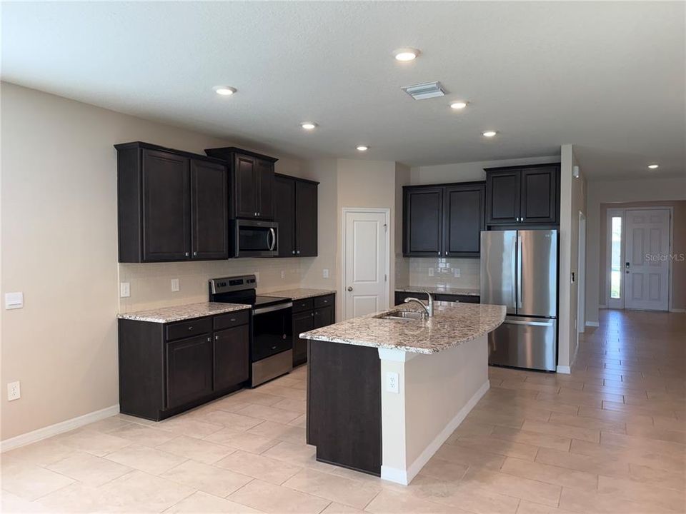 En Renta: $2,995 (3 camas, 2 baños, 2045 Pies cuadrados)