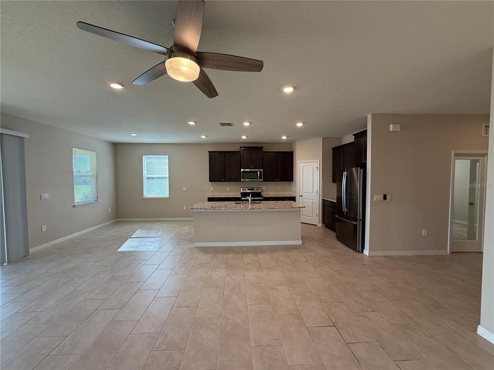 En Renta: $2,995 (3 camas, 2 baños, 2045 Pies cuadrados)