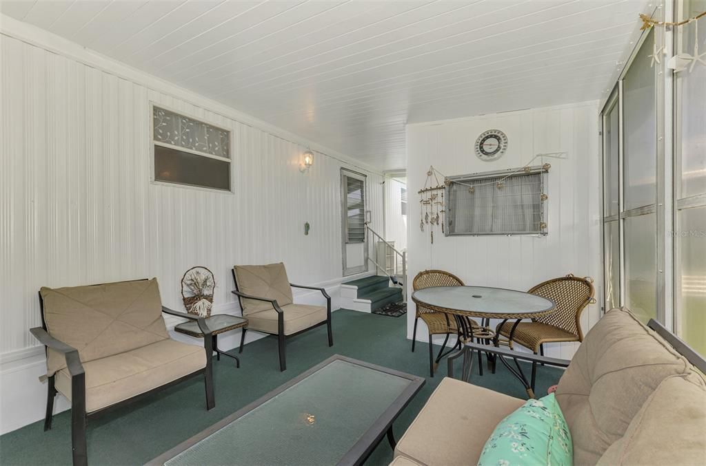 For Sale: $115,000 (2 beds, 1 baths, 684 Square Feet)