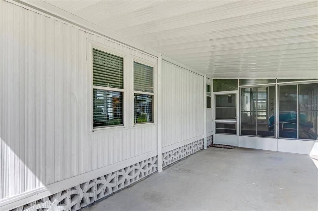 For Sale: $115,000 (2 beds, 1 baths, 684 Square Feet)