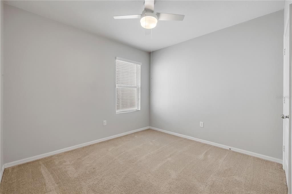 待售: $800,000 (4 贝兹, 2 浴室, 1812 平方英尺)