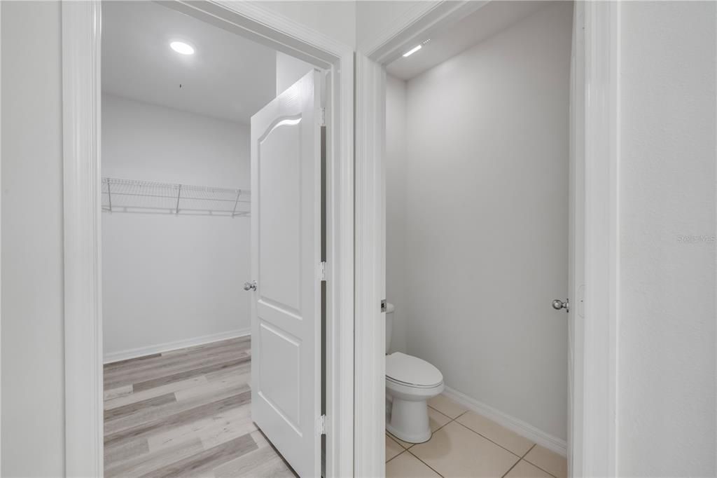 待售: $800,000 (4 贝兹, 2 浴室, 1812 平方英尺)