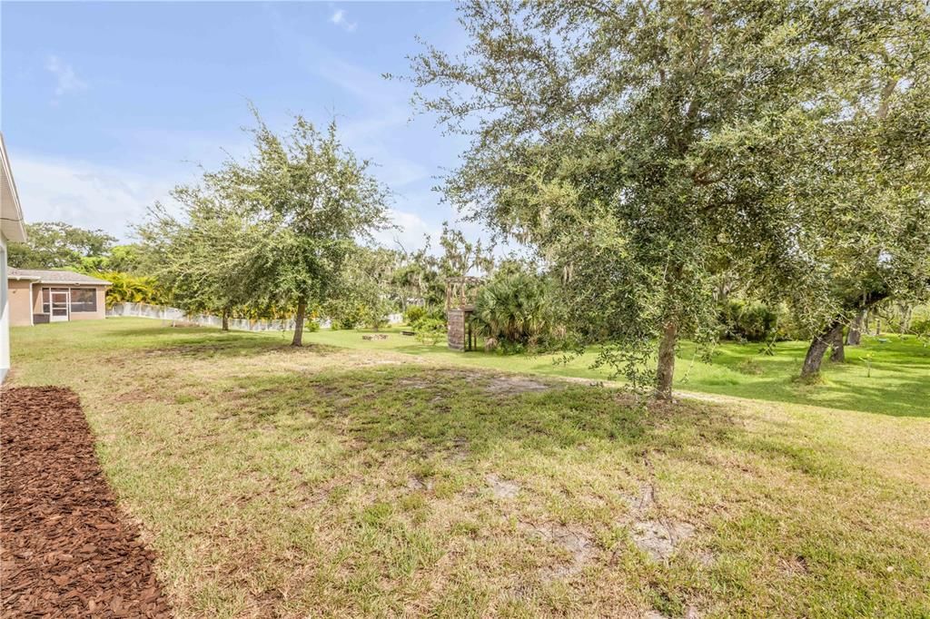 待售: $800,000 (4 贝兹, 2 浴室, 1812 平方英尺)