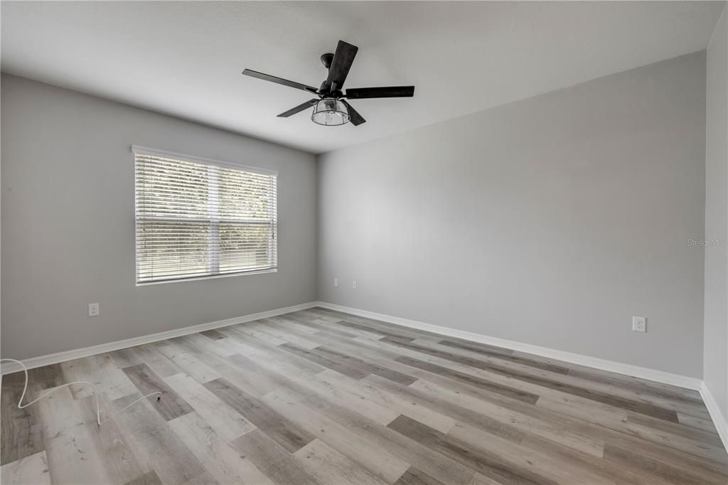 待售: $800,000 (4 贝兹, 2 浴室, 1812 平方英尺)