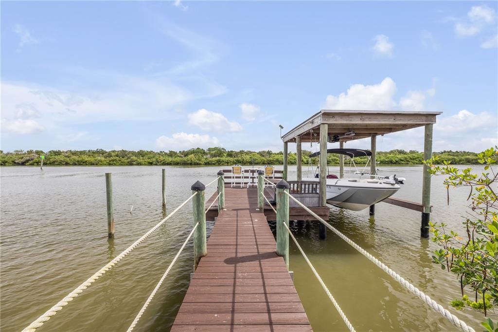 待售: $800,000 (4 贝兹, 2 浴室, 1812 平方英尺)