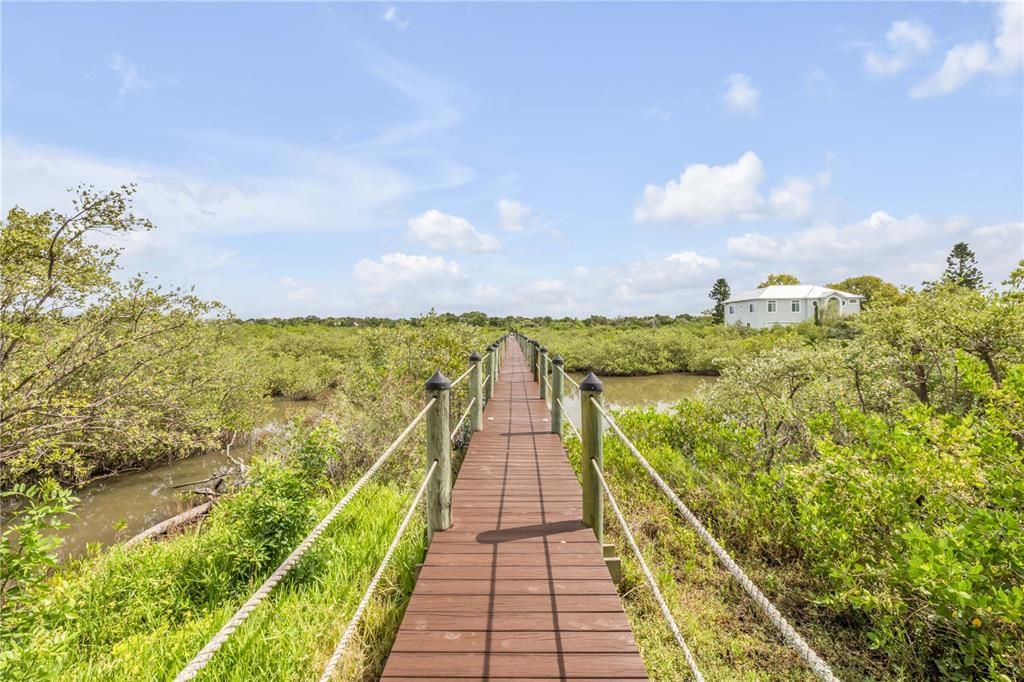 待售: $800,000 (4 贝兹, 2 浴室, 1812 平方英尺)