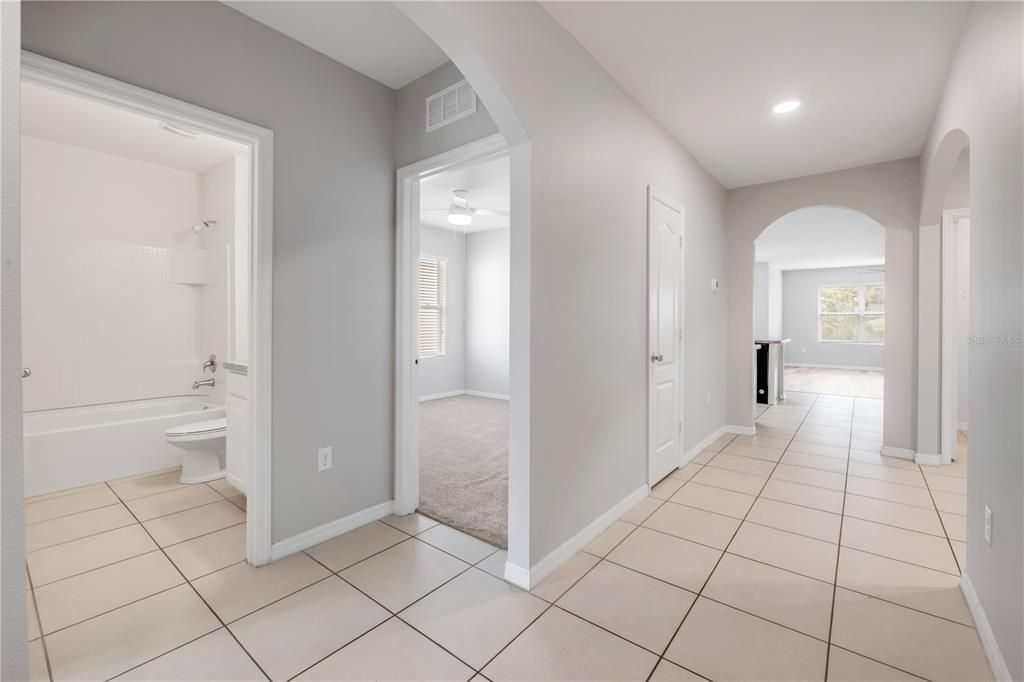 待售: $800,000 (4 贝兹, 2 浴室, 1812 平方英尺)