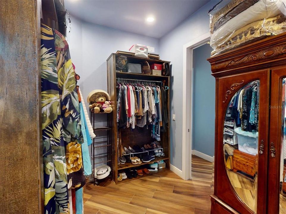 For Sale: $848,723 (3 beds, 2 baths, 2450 Square Feet)