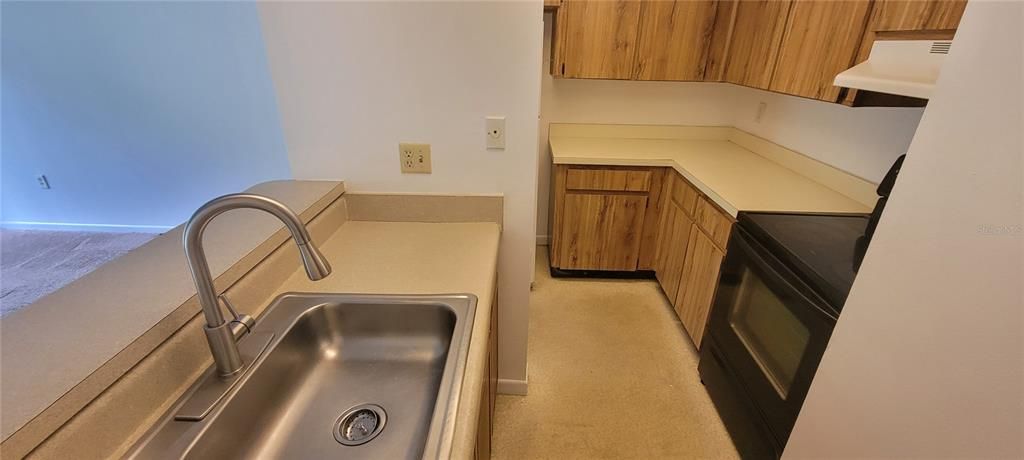 出租: $1,300 (2 贝兹, 2 浴室, 897 平方英尺)