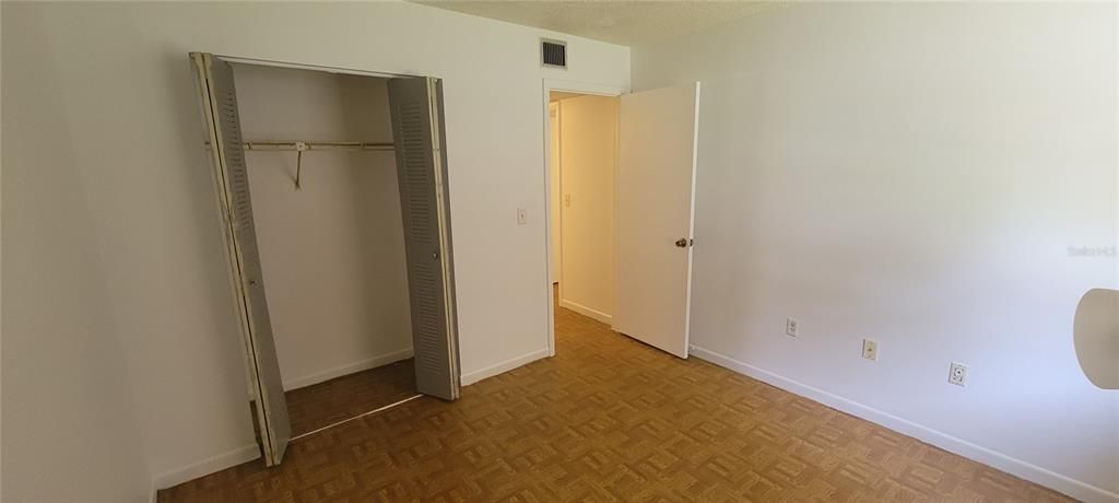 出租: $1,300 (2 贝兹, 2 浴室, 897 平方英尺)