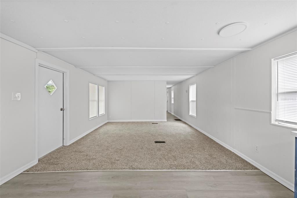 待售: $119,500 (2 贝兹, 1 浴室, 772 平方英尺)