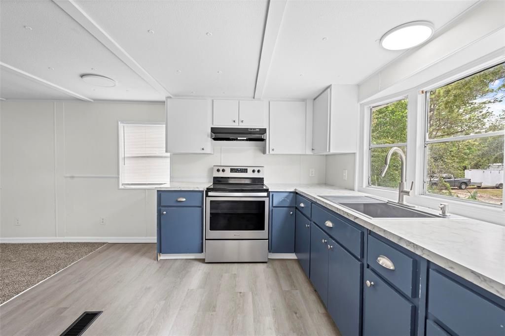 待售: $119,500 (2 贝兹, 1 浴室, 772 平方英尺)