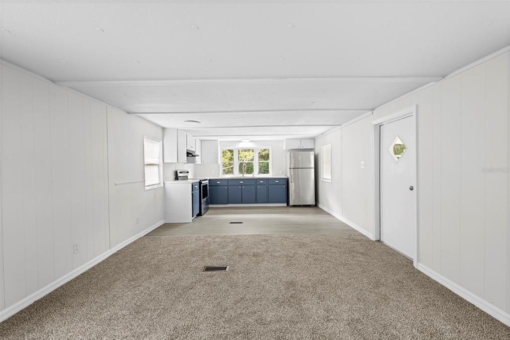 待售: $119,500 (2 贝兹, 1 浴室, 772 平方英尺)