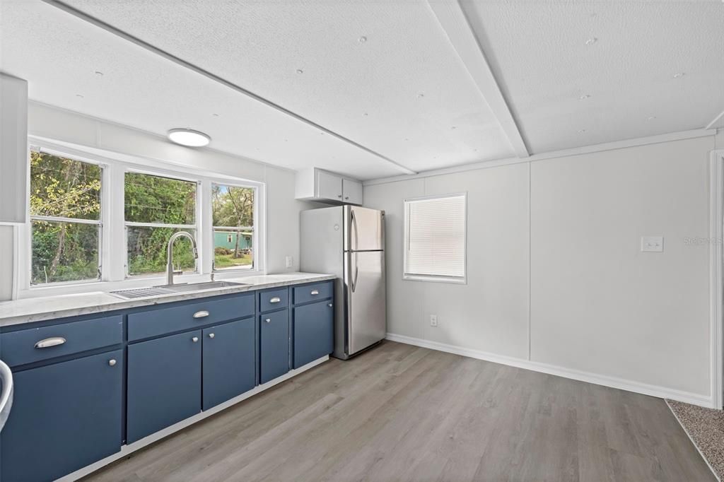 待售: $119,500 (2 贝兹, 1 浴室, 772 平方英尺)