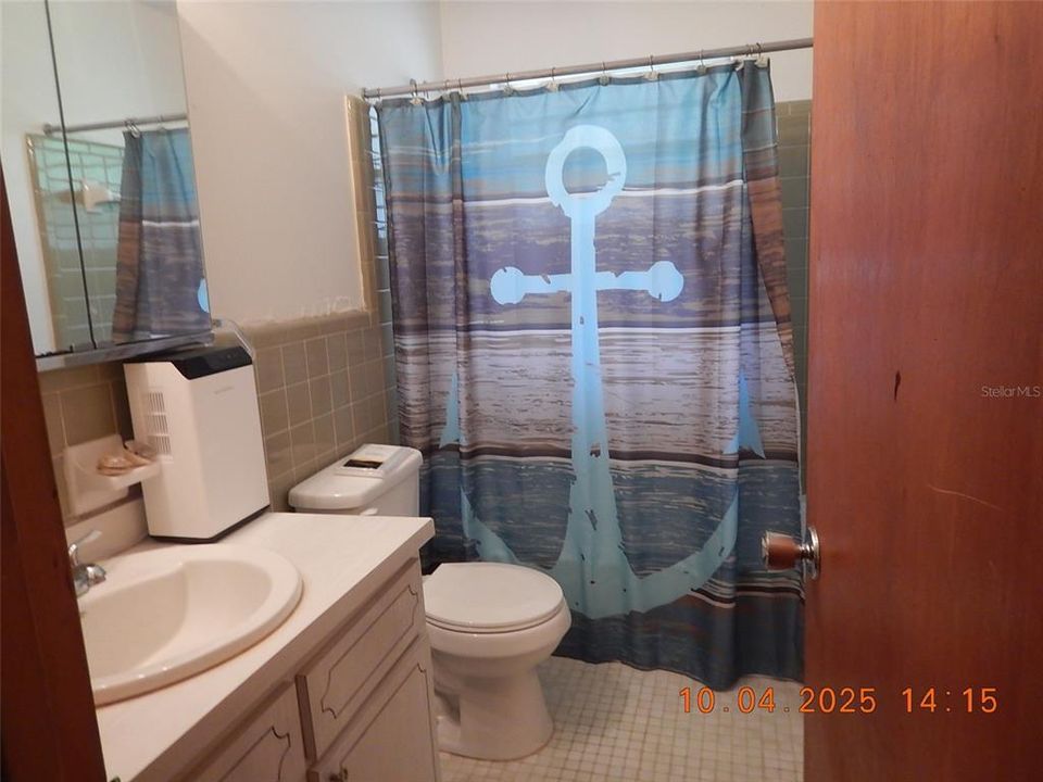 Active With Contract: $1,975 (3 beds, 2 baths, 1672 Square Feet)