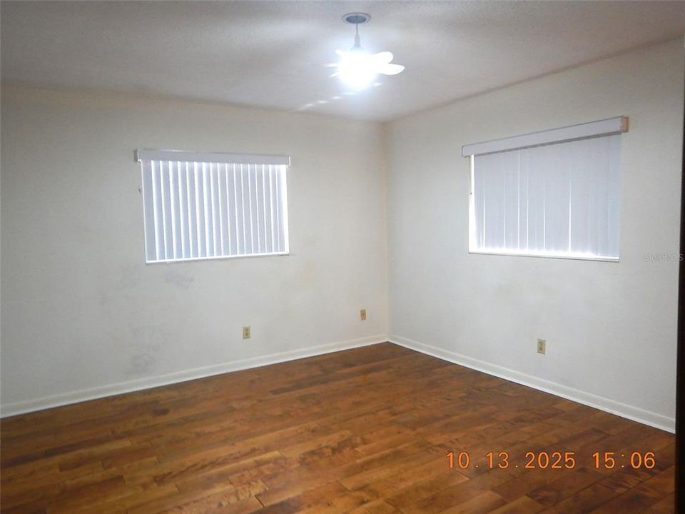 Active With Contract: $1,975 (3 beds, 2 baths, 1672 Square Feet)