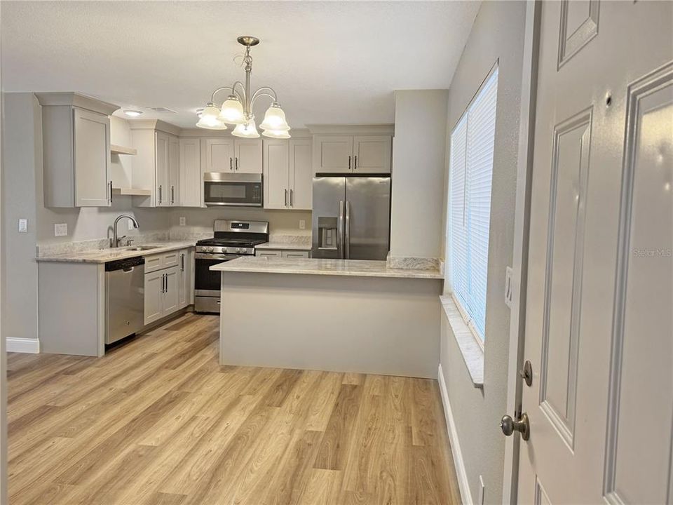 出租: $1,850 (3 贝兹, 2 浴室, 1394 平方英尺)