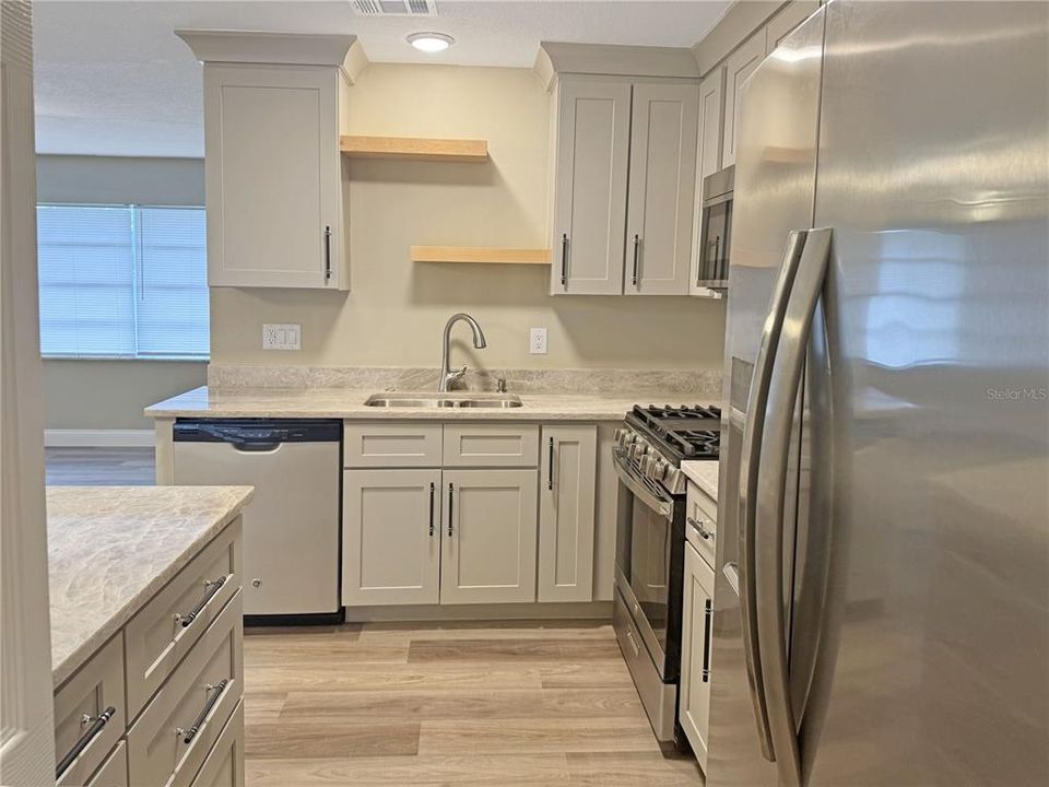 出租: $1,850 (3 贝兹, 2 浴室, 1394 平方英尺)