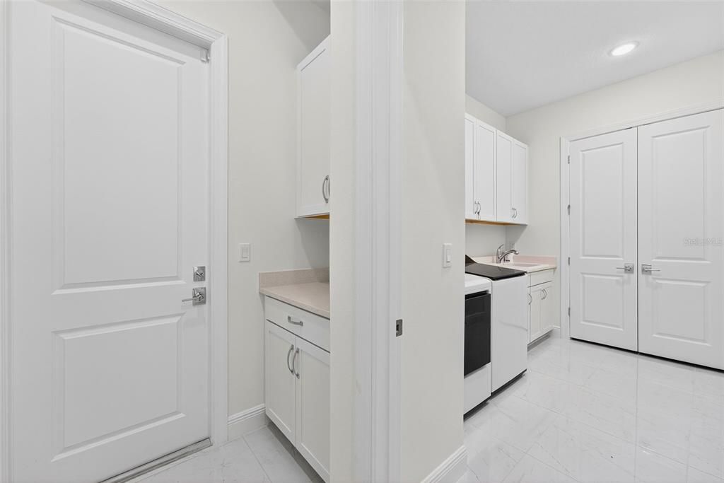 For Sale: $1,050,000 (3 beds, 3 baths, 3066 Square Feet)