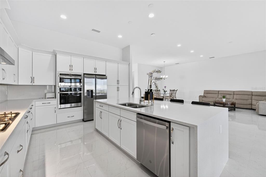 For Sale: $1,050,000 (3 beds, 3 baths, 3066 Square Feet)