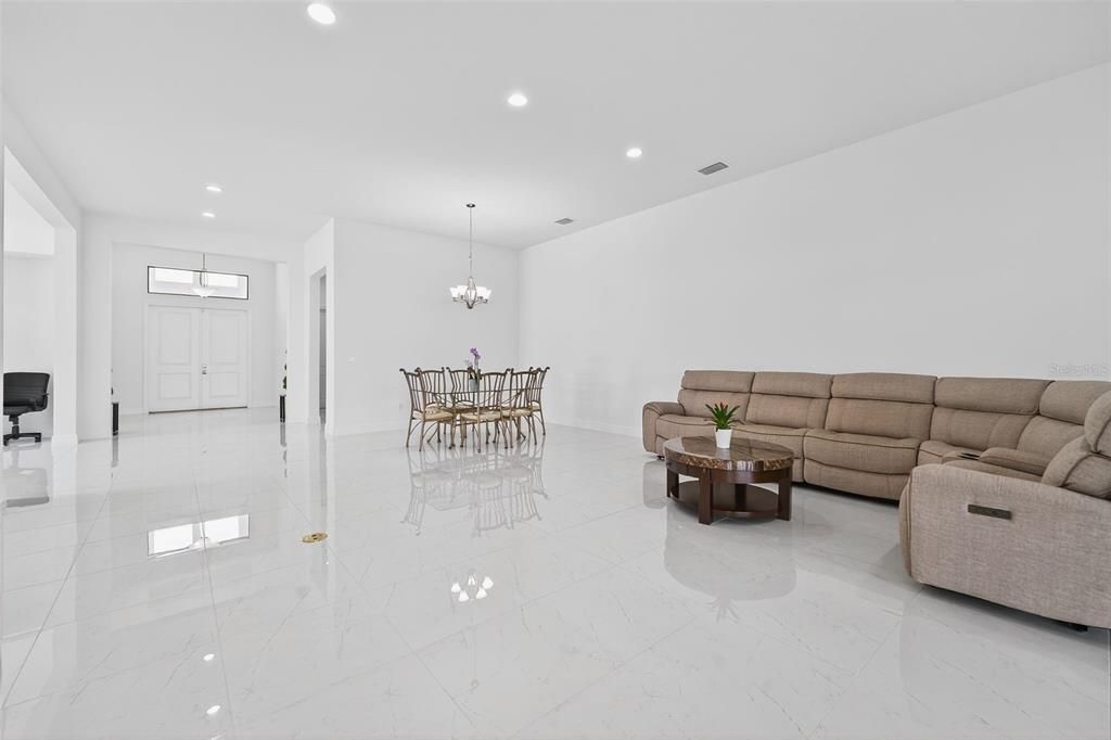 For Sale: $1,050,000 (3 beds, 3 baths, 3066 Square Feet)