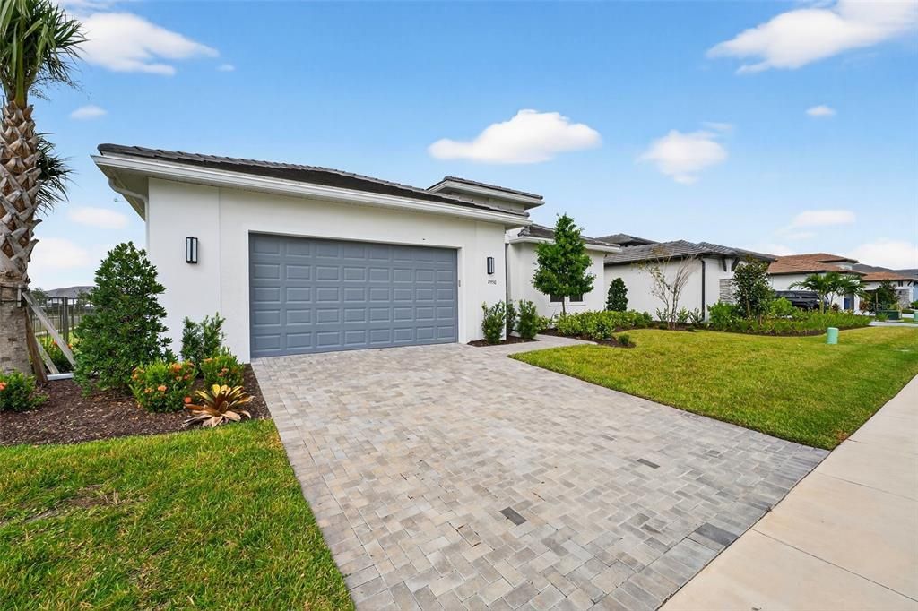 For Sale: $1,050,000 (3 beds, 3 baths, 3066 Square Feet)