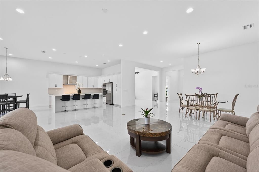 For Sale: $1,050,000 (3 beds, 3 baths, 3066 Square Feet)