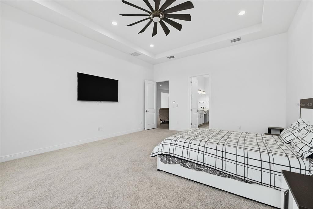 For Sale: $1,050,000 (3 beds, 3 baths, 3066 Square Feet)