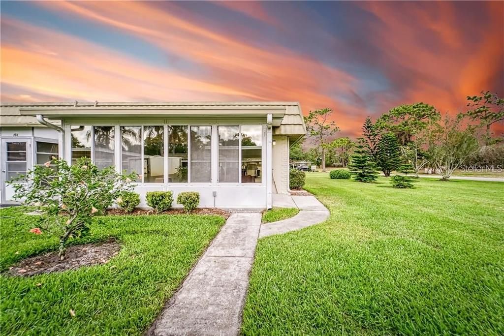 Под контрактом: $119,900 (2 спален, 2 ванн, 960 Квадратных фут)