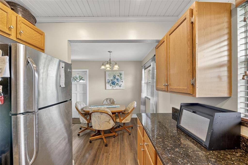 Под контрактом: $119,900 (2 спален, 2 ванн, 960 Квадратных фут)