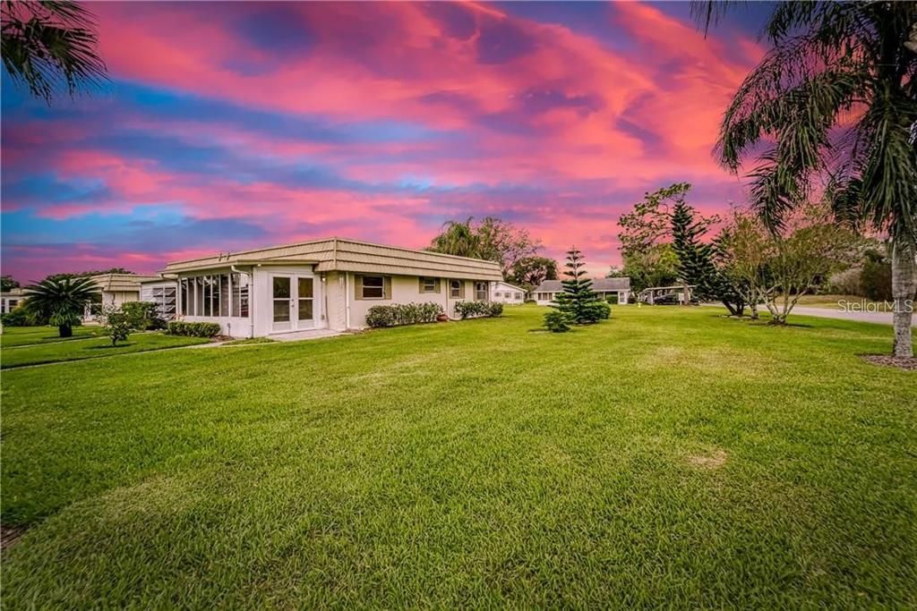 Под контрактом: $119,900 (2 спален, 2 ванн, 960 Квадратных фут)