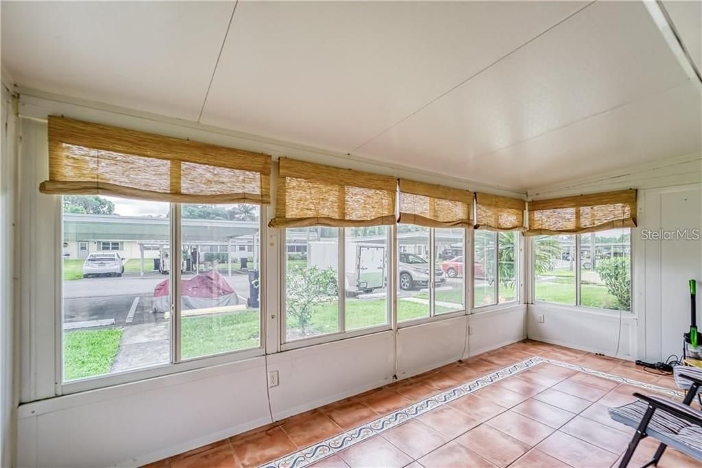 Под контрактом: $119,900 (2 спален, 2 ванн, 960 Квадратных фут)