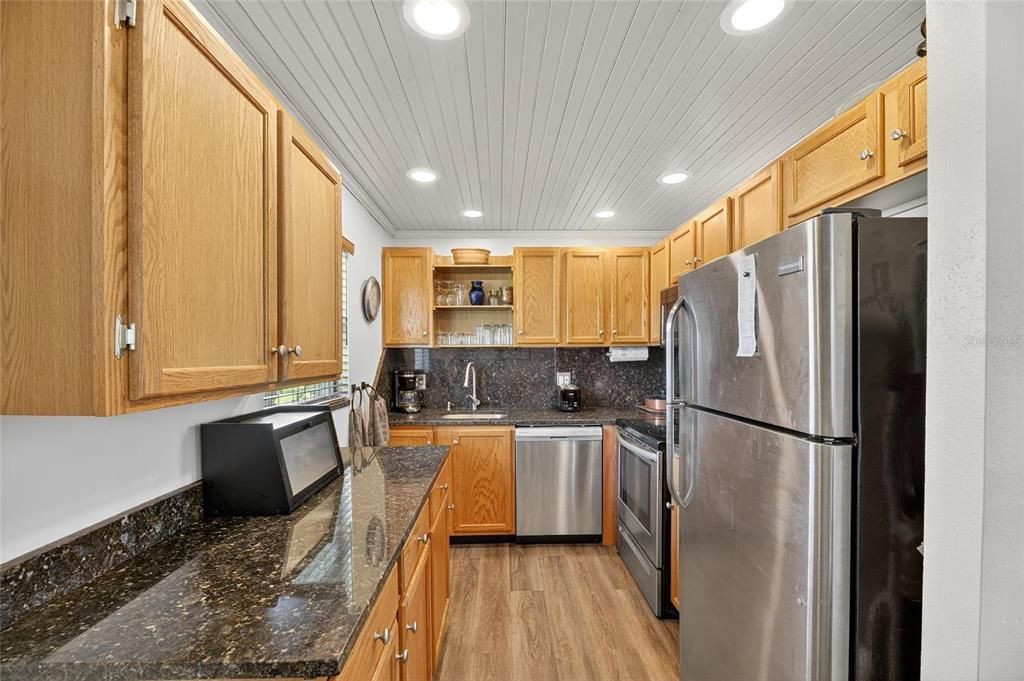 Под контрактом: $119,900 (2 спален, 2 ванн, 960 Квадратных фут)