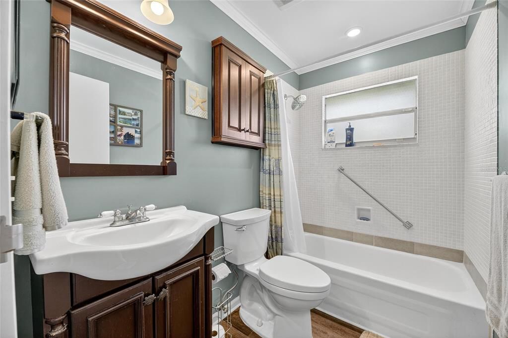 Под контрактом: $119,900 (2 спален, 2 ванн, 960 Квадратных фут)