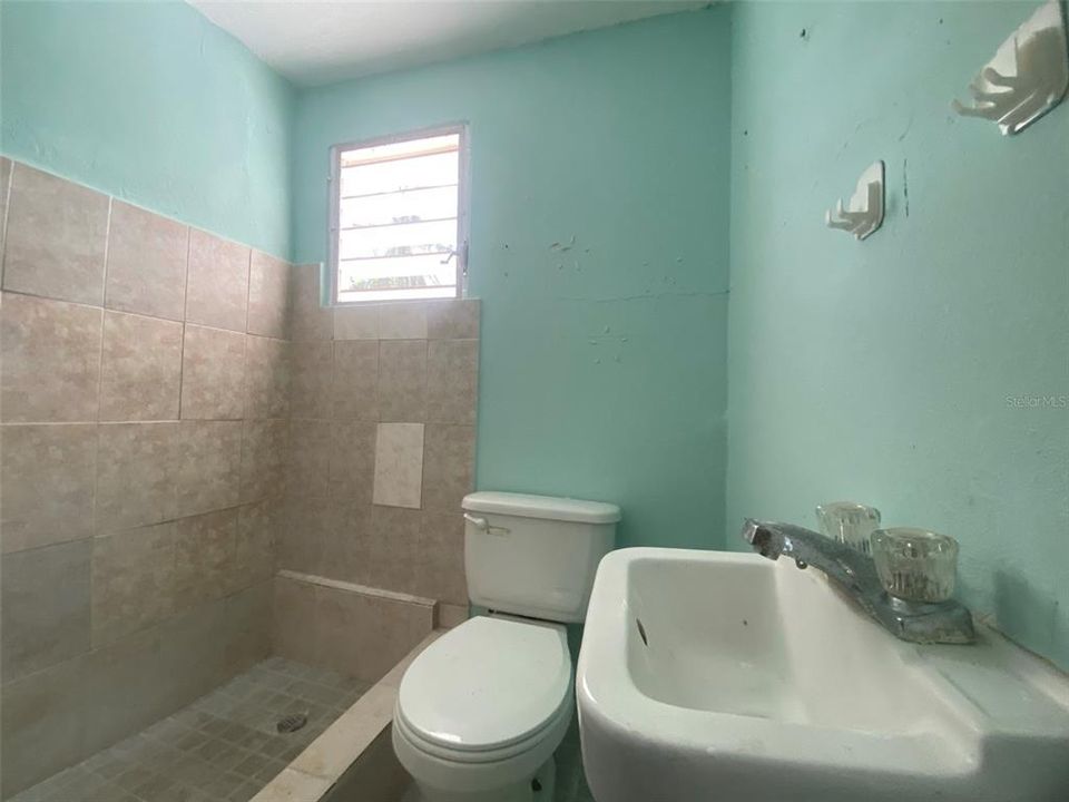 На продажу: $130,000 (4 спален, 4 ванн, 4228 Квадратных фут)