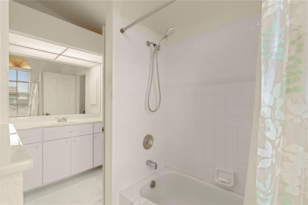 For Sale: $425,000 (3 beds, 2 baths, 2224 Square Feet)